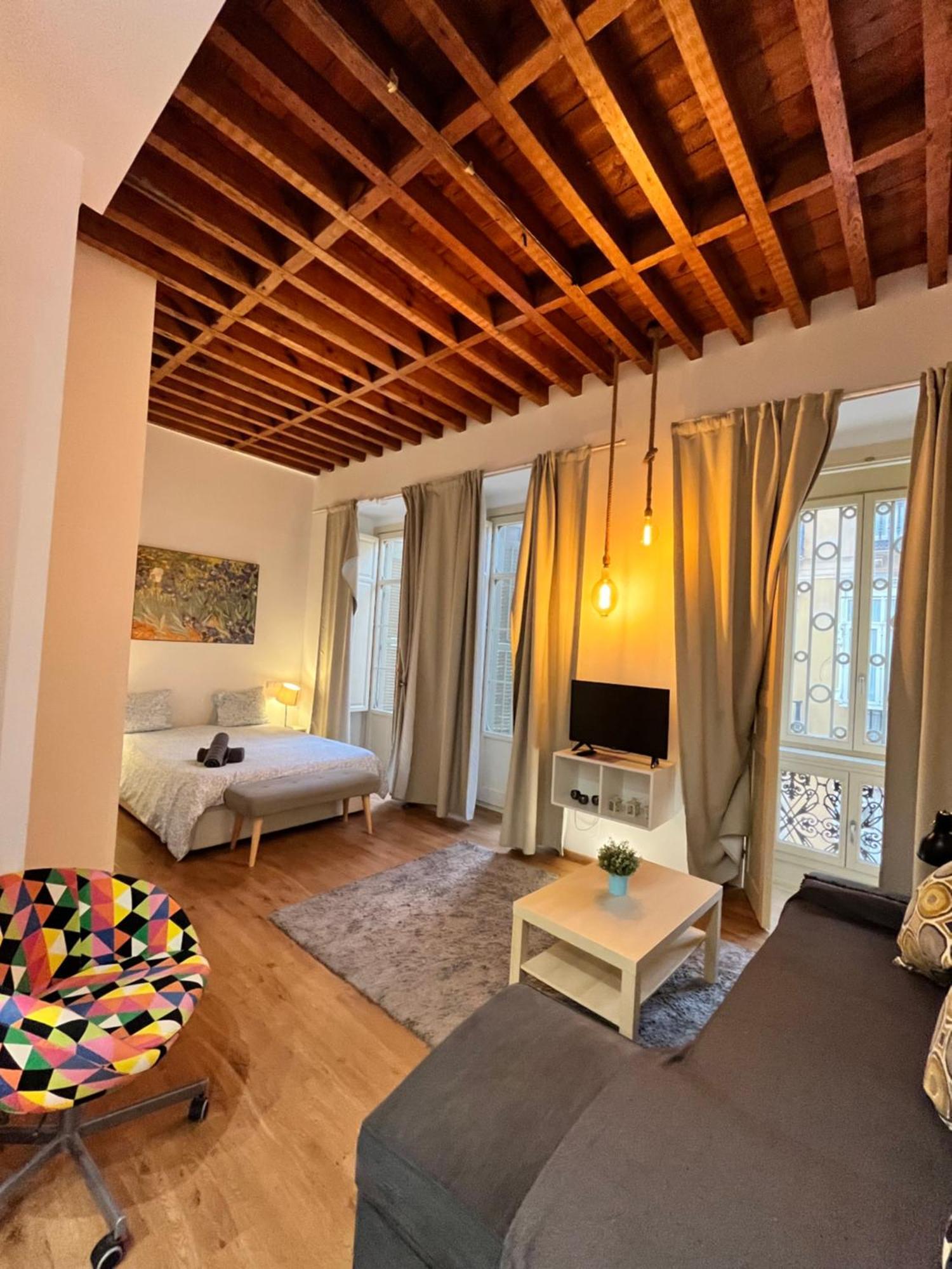 Larios Deluxe Studio Malaga Luaran gambar