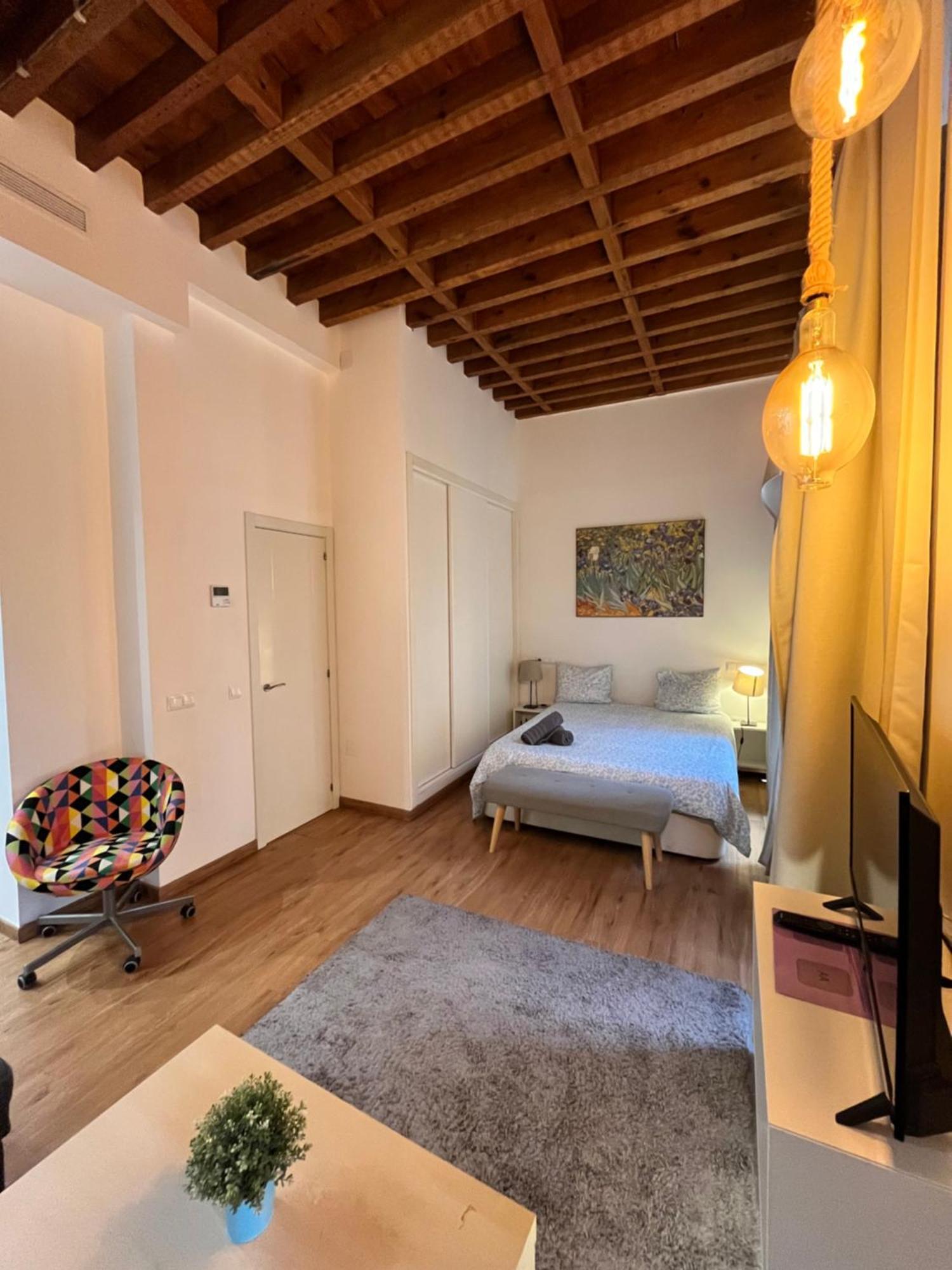Larios Deluxe Studio Malaga Luaran gambar