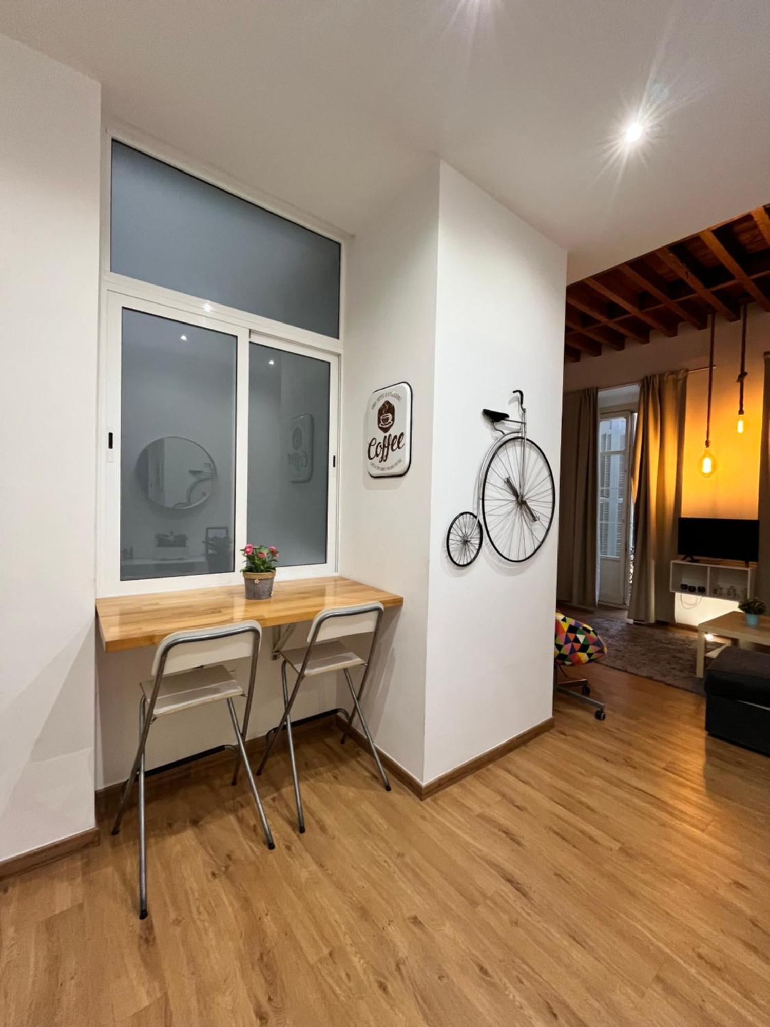 Larios Deluxe Studio Malaga Luaran gambar