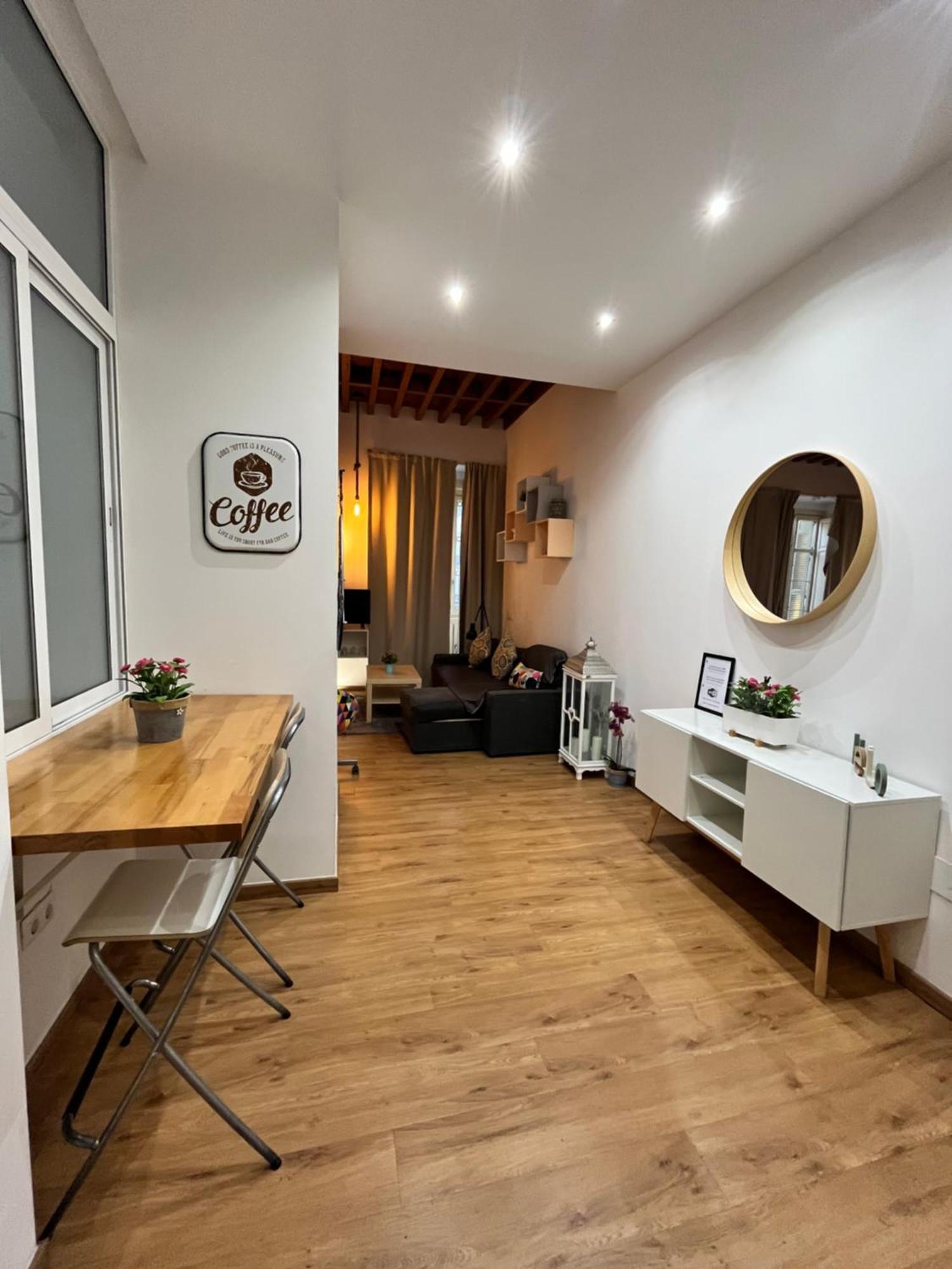 Larios Deluxe Studio Malaga Luaran gambar